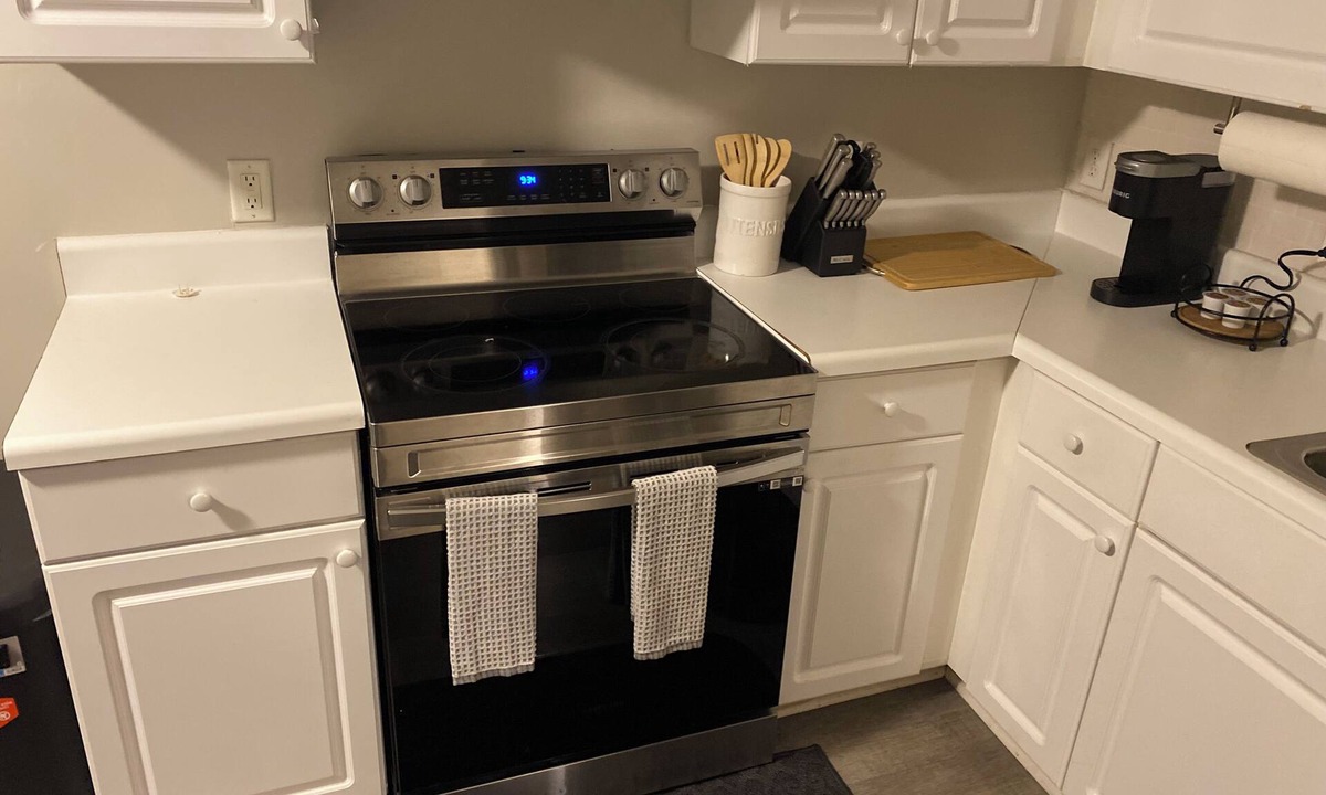 Southeast Raleigh House | 2BR/2.5ba Townhome in Walnut Creek Area
