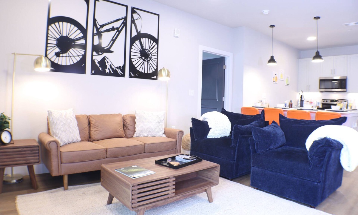 Rogers Apartment | 2BR/2BA Apt. Near UARK, Lift, Walmart Campus & Amp, In-Unit Bike Storage