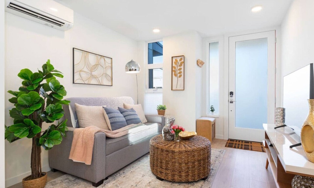 Broadway House | 2BR 2BA Capitol Hill Cozy Haven, Rooftop-Near Stadium