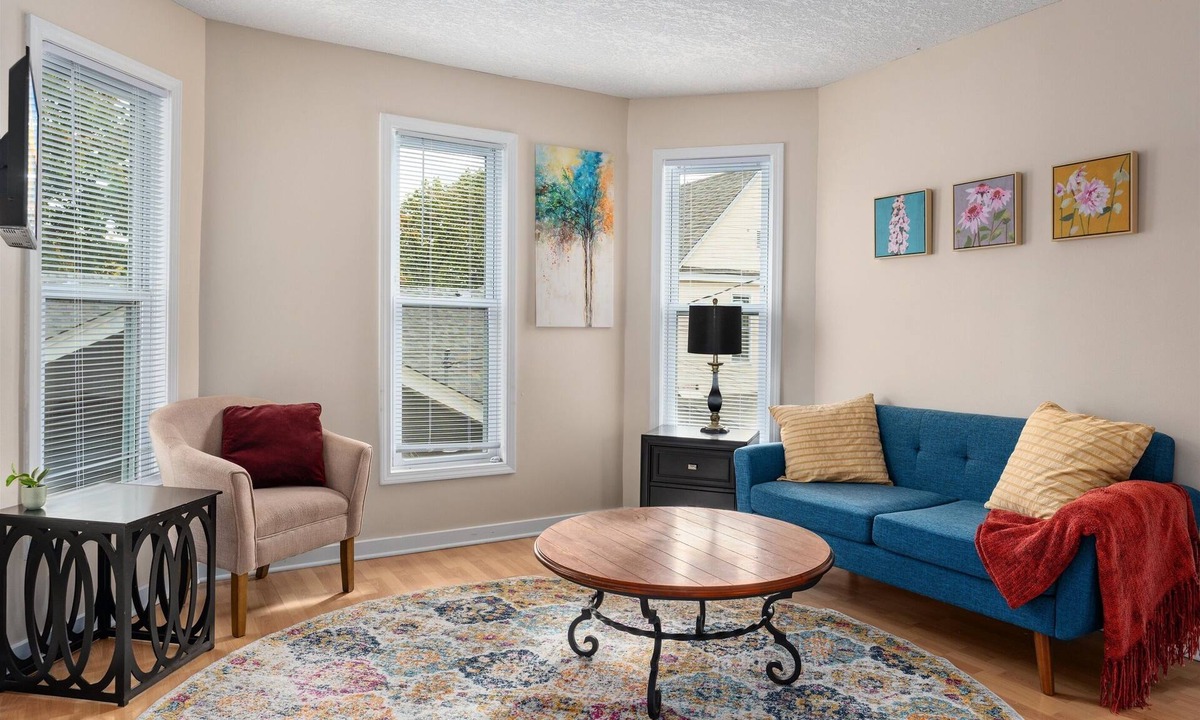 Corcoran Apartment | 2BR Apartment with Private Office Near Downtown - Dahlia