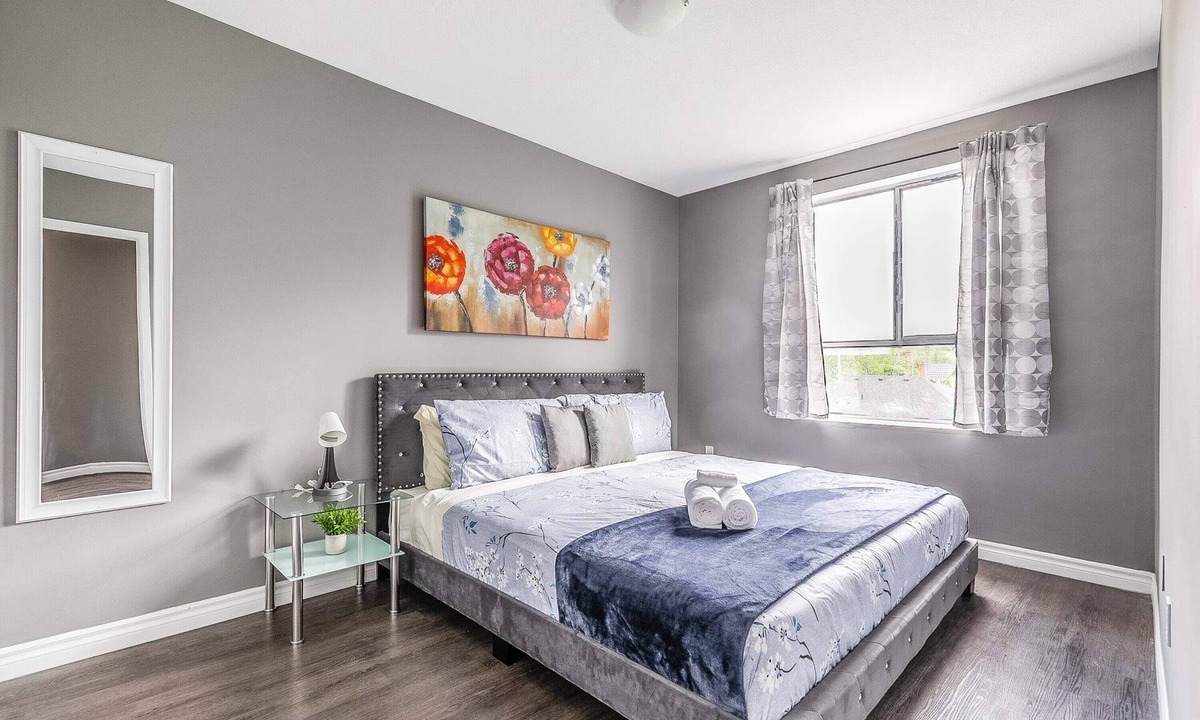 Hamilton Apartment | 2BR Apt - Near Downtown Hamilton - Sleeps 6