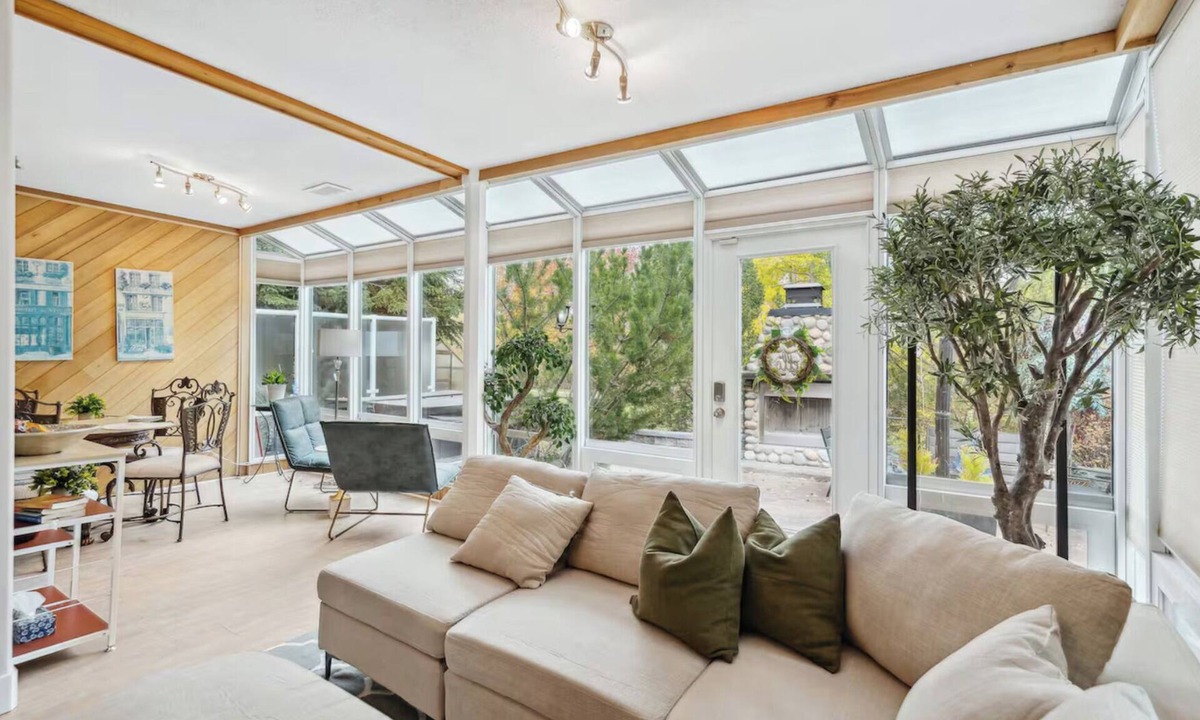 Bridlewood House | 2BR Basement Suite| 3 Beds + Sofa bed