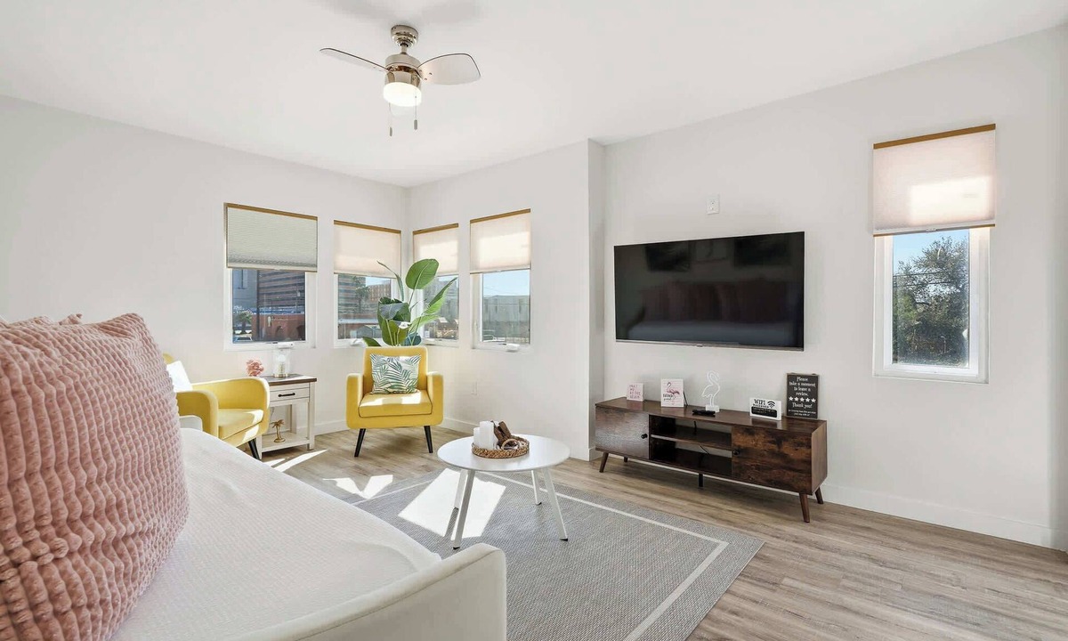 Del Mar Apartment | 2BR Coastal Suite Walk to McGee Beach