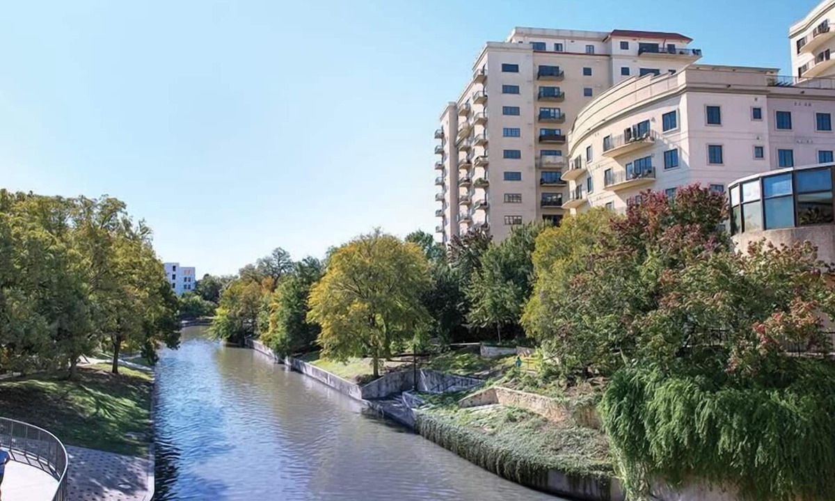 Downtown San Antonio Condo | 2BR Deluxe River Walk + Skyline Views
