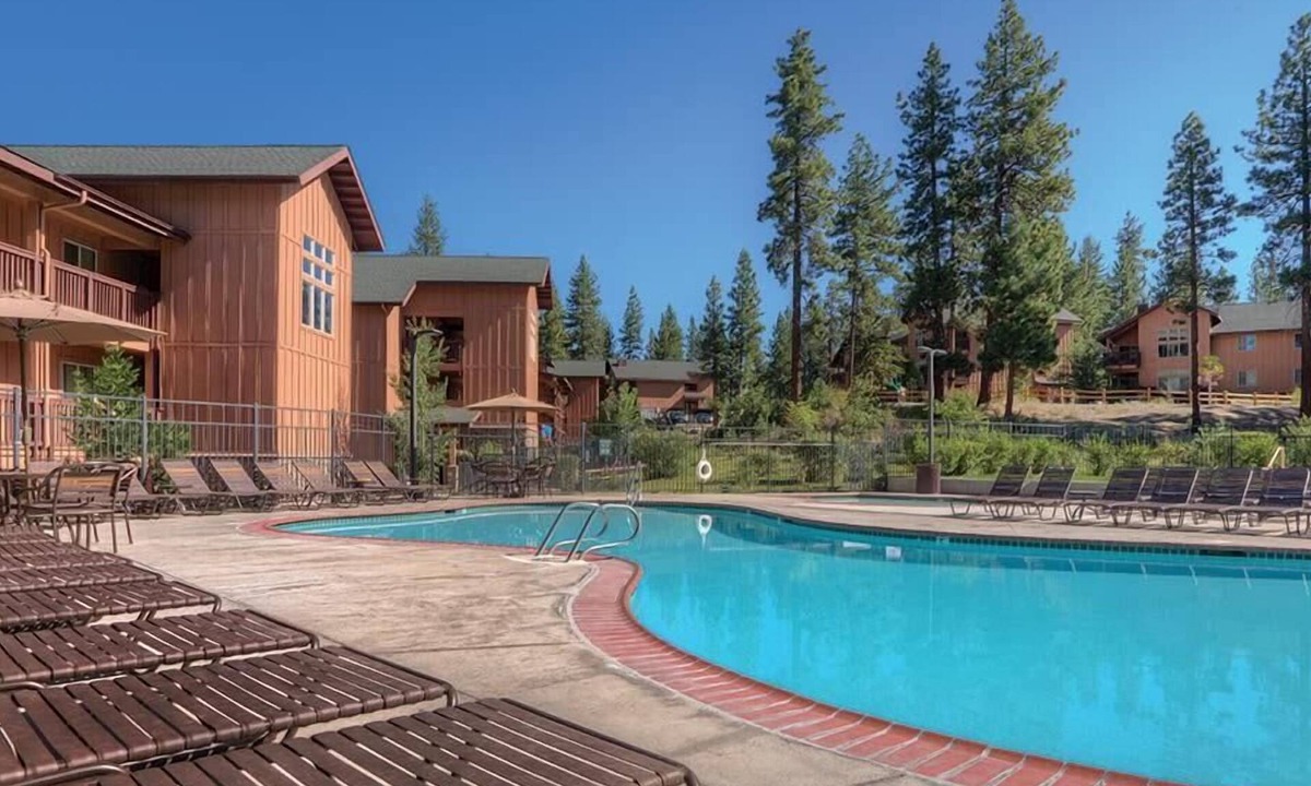 Round Hill Village Condo | 2br Deluxe Skiing, Fishing, Golf, & more!