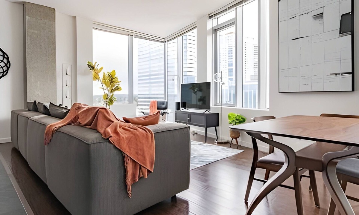 West Bellevue Bed & Breakfast | 2BR+Den Penthouse | Bellevue | Sophari Towers F