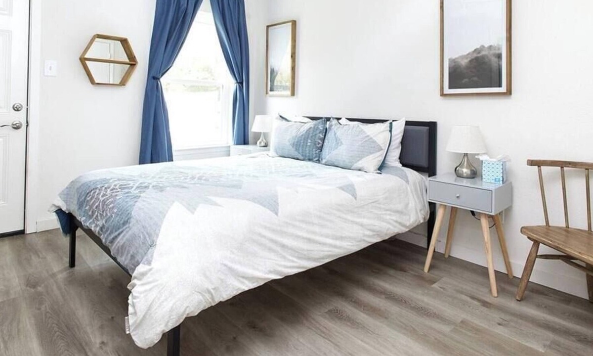 Barrington Oaks House | 2BR Ensuite | Near UT & The Domain