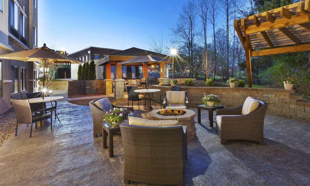 Columbia Apartment | 2BR Executive Suite w/Kitchen & Lounge