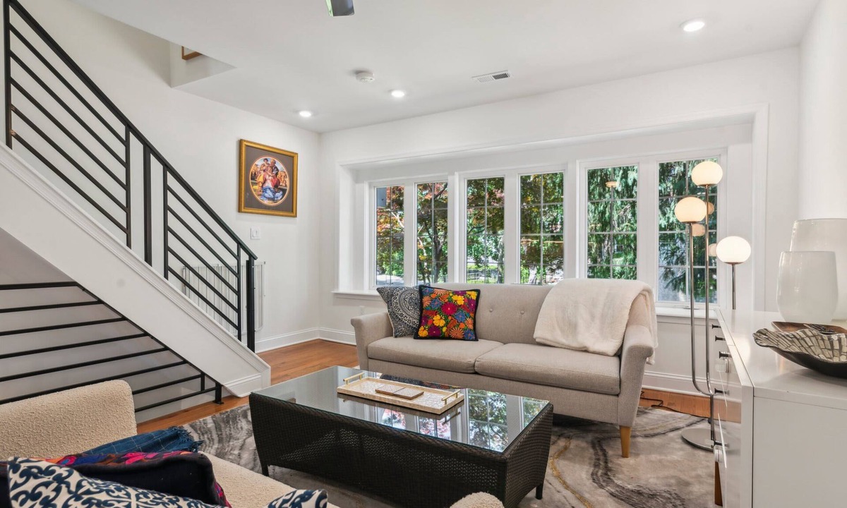 East Mount Airy Condo | 2BR Family Retreat – Safe, Comfortable & Fun