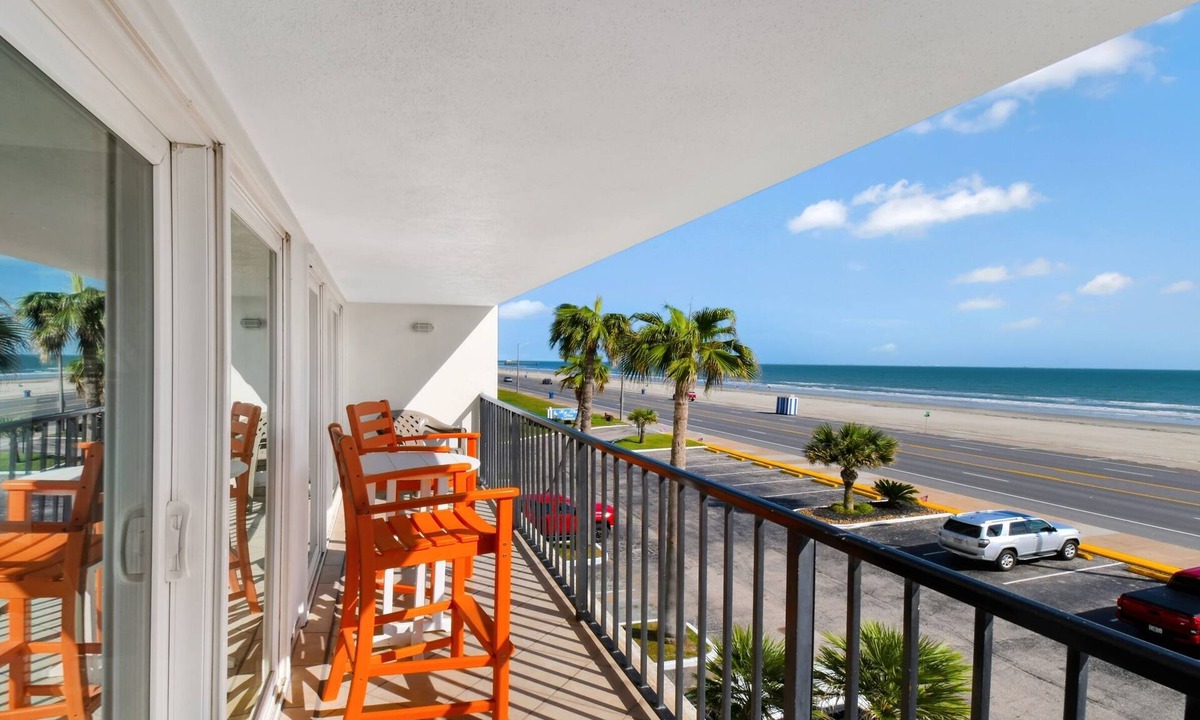 Galveston Condo | 2BR Gulf-front 3rd-floor/Babe’s Beach access/oversized balcony/refreshing pool