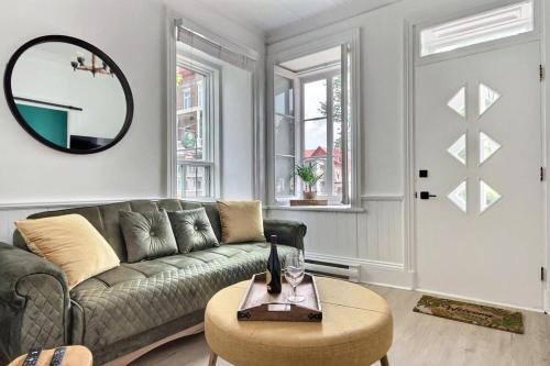 Quartier 5-4 Apartment | 2BR - Hot Tub & 2 Parking - 8 min to Old Quebec