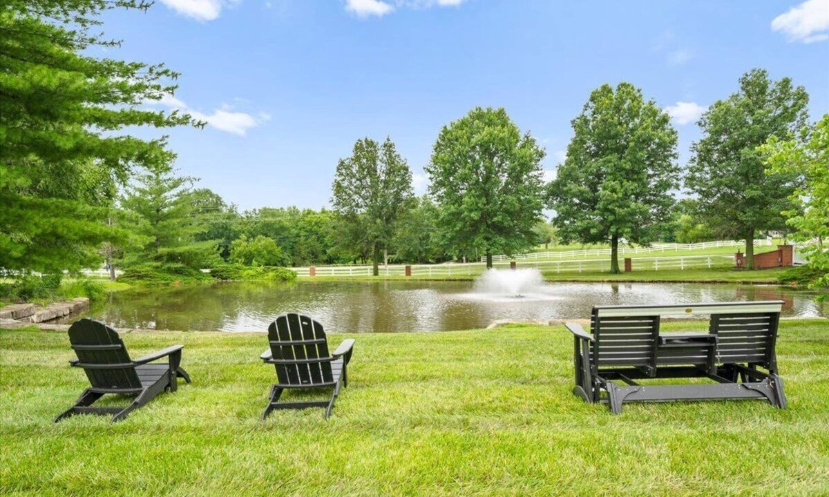 Lee's Summit House | 2BR House Near Lakes with Pool & Hot Tub