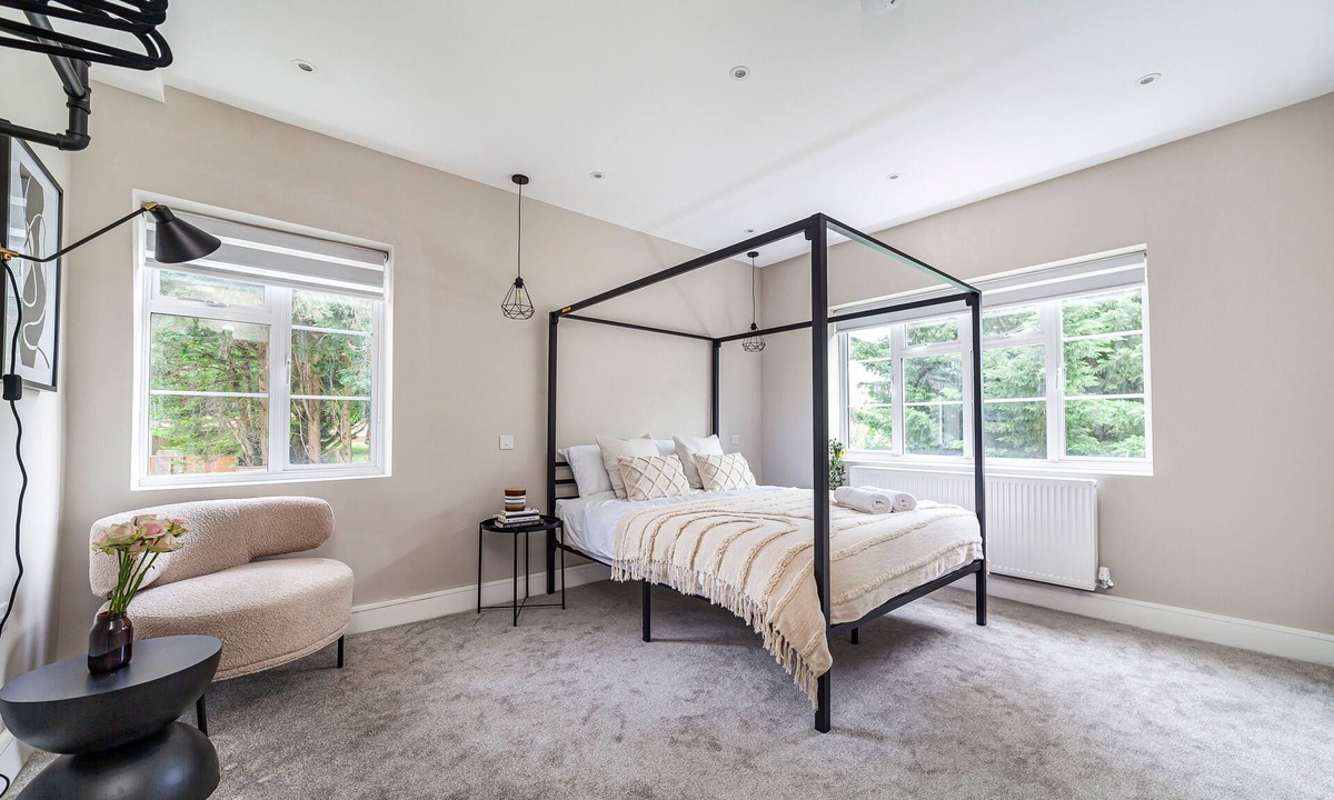 Barnhill Apartment | 2BR Lux Stylish Flat w/Views