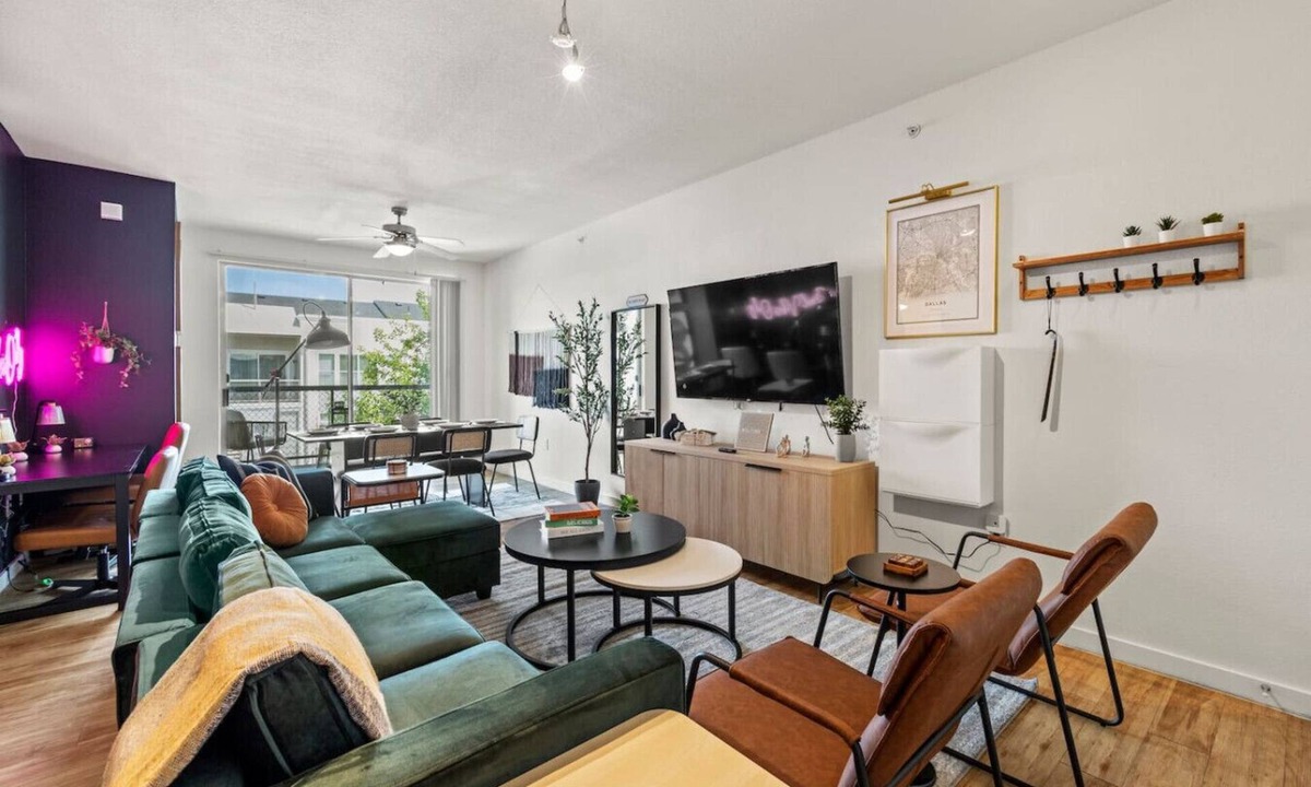 Dallas Design District Apartment | 2BR Modern Stay Walk to AA Center Free Parking