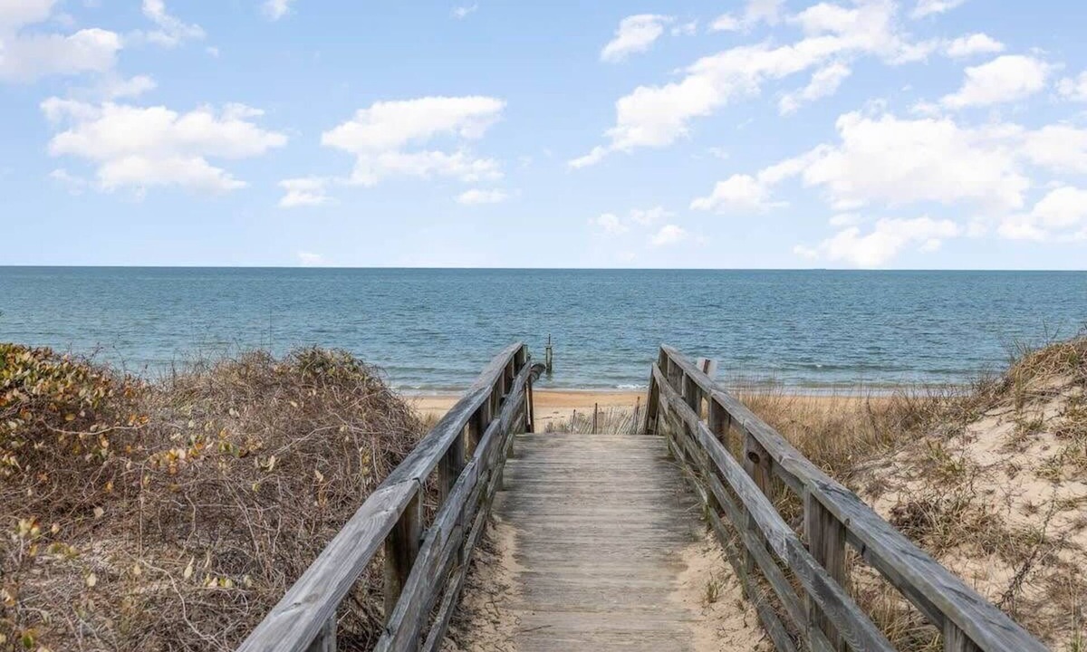 Cottage Line Apartment | 2BR Ocean Oasis Suite | Beach | Pool