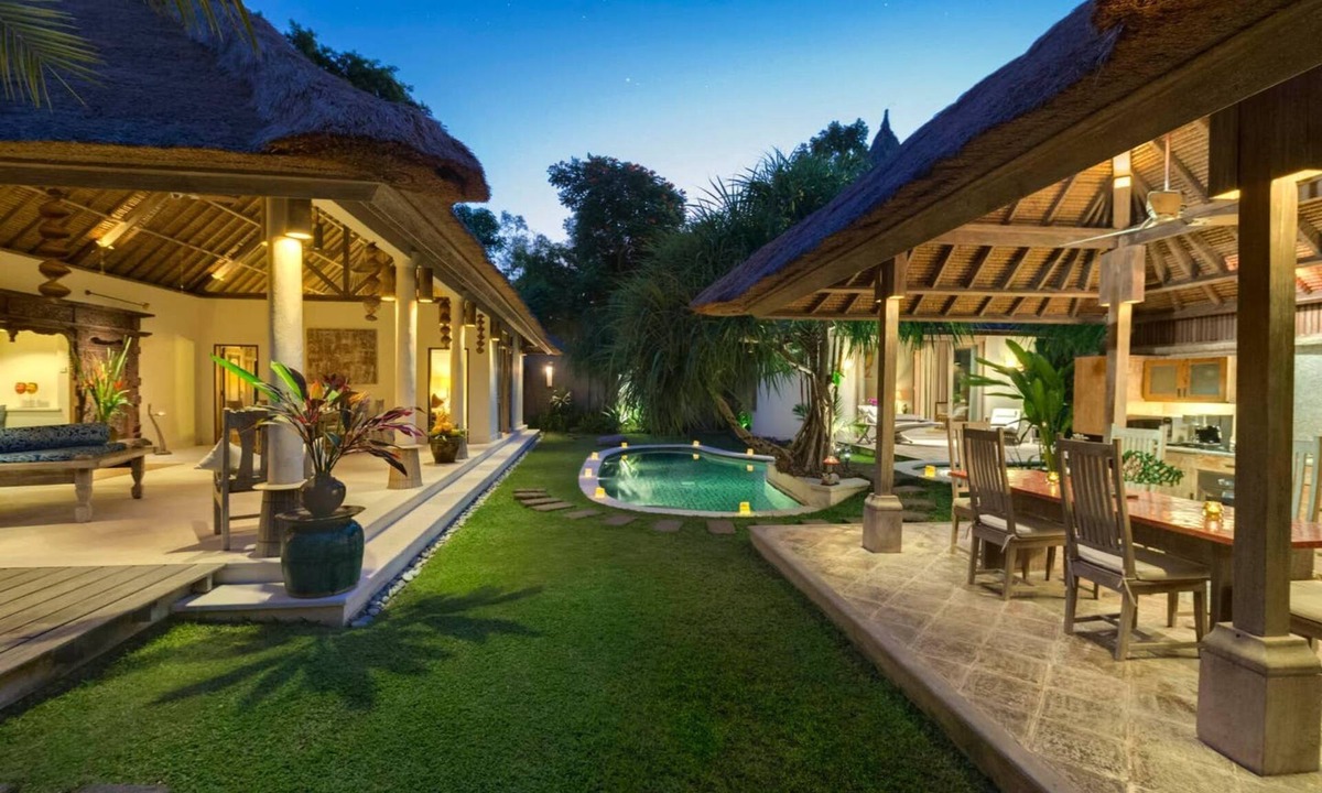 Seminyak Villa | 2BR Private Pool Villa-Minutes from Seminyak Beach