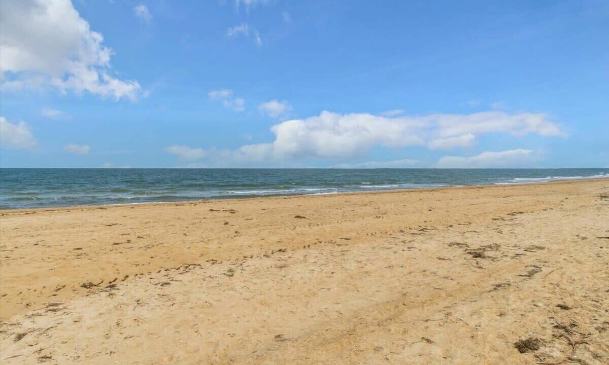 Cottage Line Apartment | 2BR Sand Dune Suite | Beach | Pool | Balcony