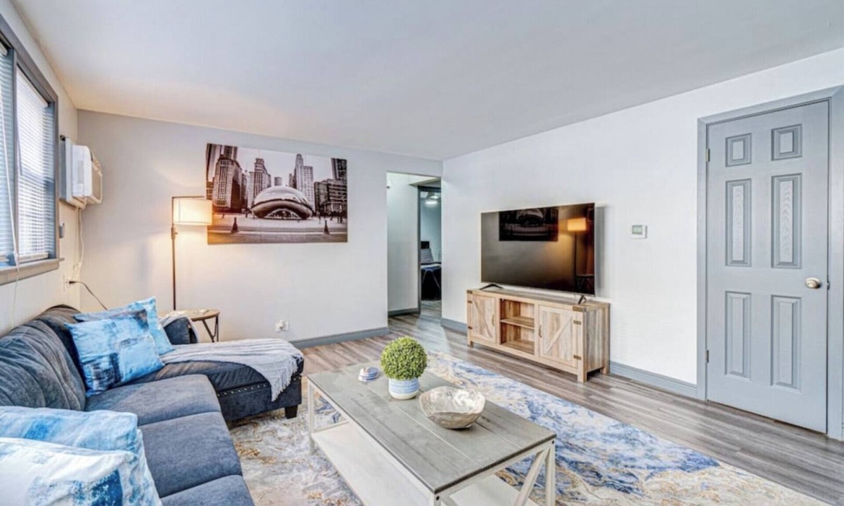 Elmwood Park Condo | 2BR Sleeps 7 King Bed Prime Location