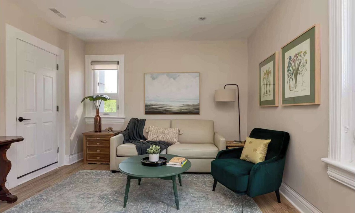 Leslieville Hotel | 2BR Suite with LRG Patio!