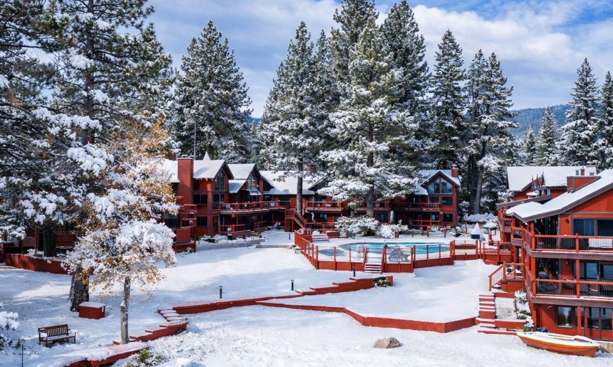 Tahoe Vista Condo | 2BR Tahoe Snowfall, Lake Mist & Crackling Fires