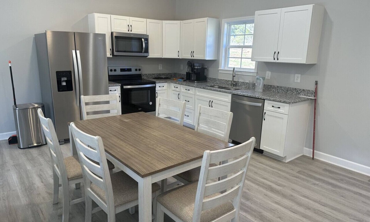 Lexington Apartment | 2BR The Bandit Suite