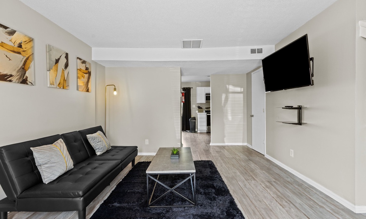 Greenville House | 2BR Townhouse Duplex 8 min to ECU 10 min to Vidant