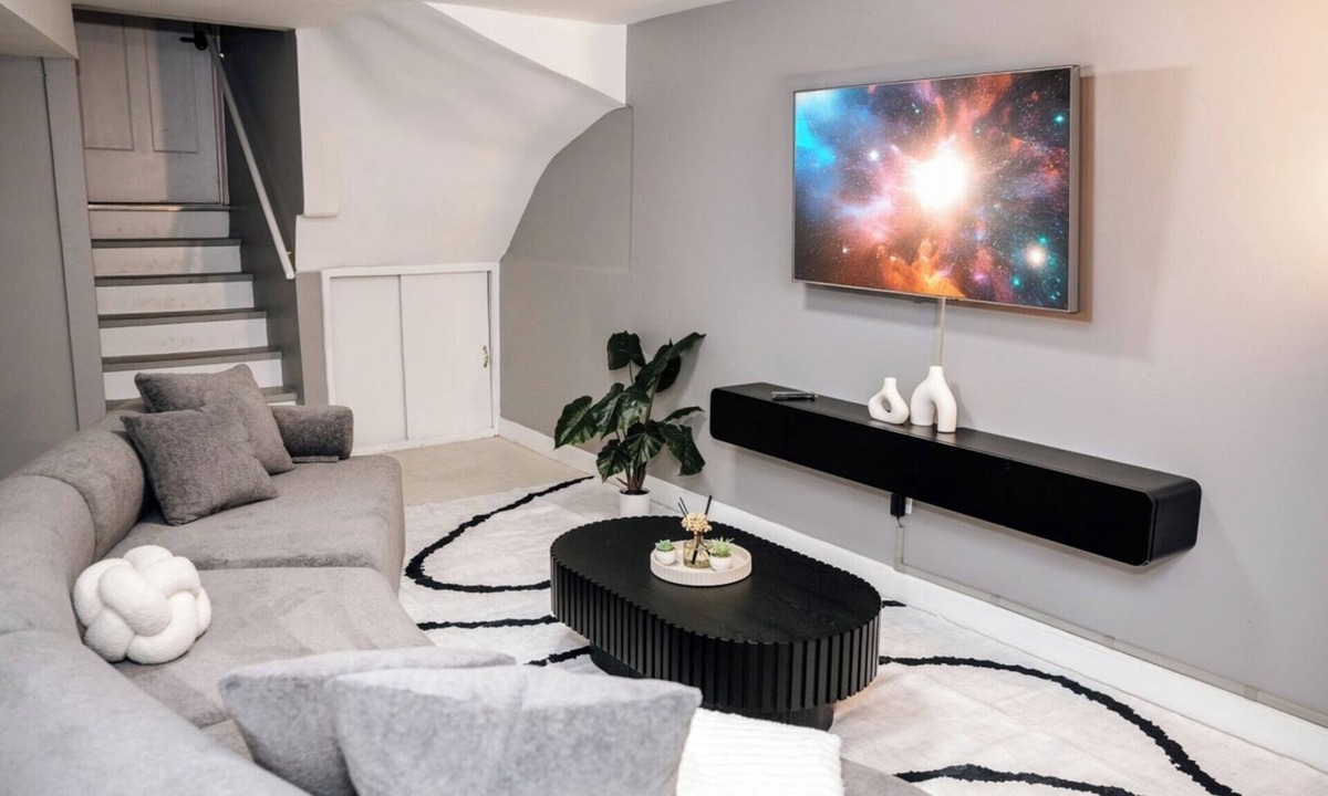 Belmont Cragin Apartment | 2BR Traveler's Favorite Modern and Clean