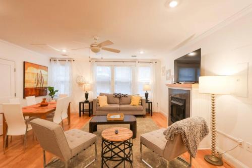 Harrison Lenox Apartment | 2BR2BA South End Gem Steps to Northeastern