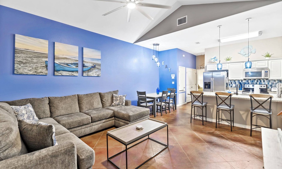 Corpus Christi Condo | 2KINGBed2Bath, sleeps 6. Pet friendly. Pool. Gas fire pit.