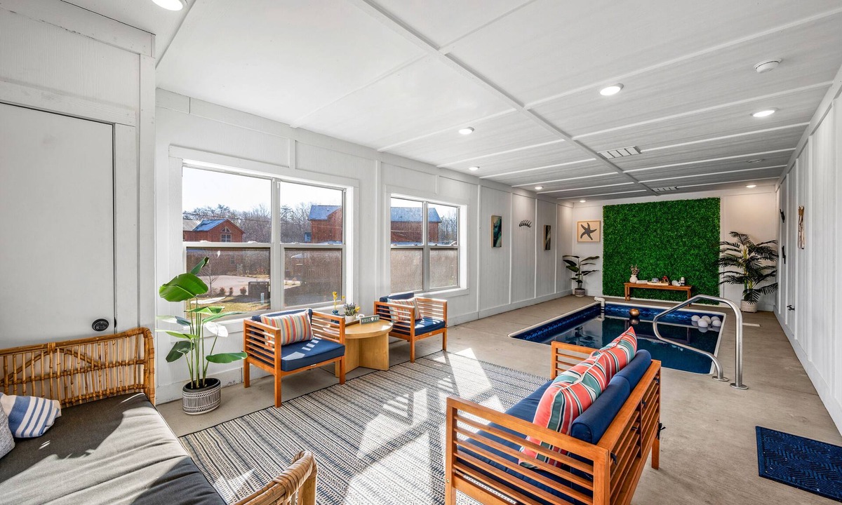 Pigeon Forge Cabin | 2miles Dollywood, Indr Heated Pool, HotTub, Pkyway
