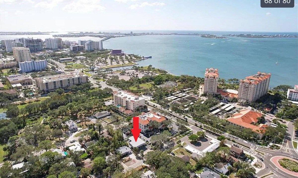 Central Sarasota Apartment | 2nd floor Apt C. 1 mile from waterfront and downtown. Just 2 miles from beach!