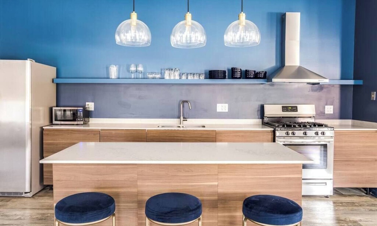 River North Apartment | 2nd Floor Flat in River North - 2S