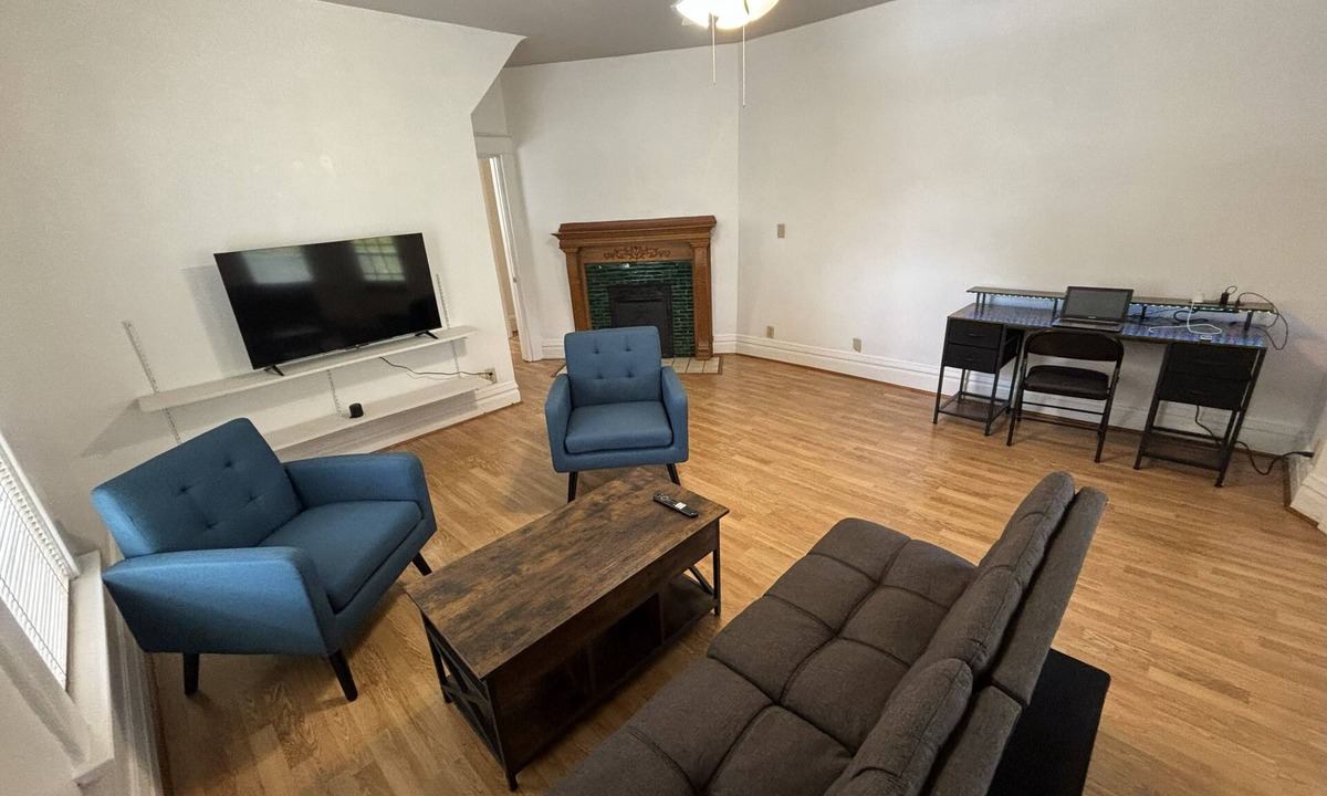 Terre Haute Apartment | 2nd Floor suite, close to ISU, Mill, & downtown