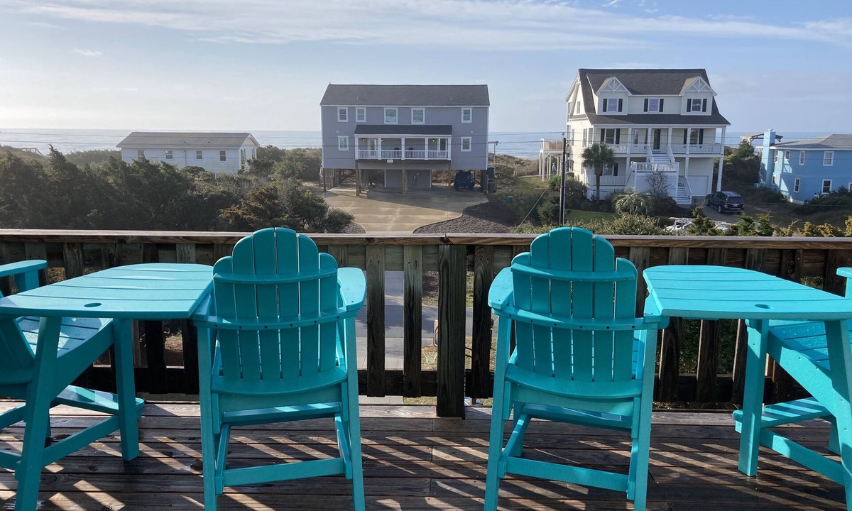 Emerald Isle House | 2nd ROW. See/Hear the Ocean, 1 Min to the Surf. FLEX STAYS AVAILABLE.