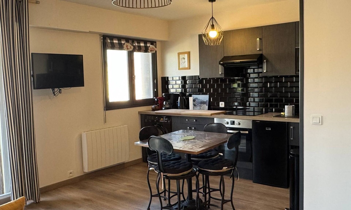 Cabourg Apartment | 2P Apartment, sea view, pets allowed, parking