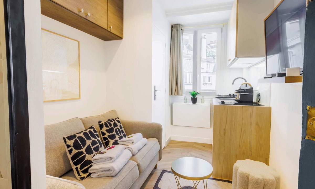 Chaillot Apartment | 2P studio on the rooftops of Paris