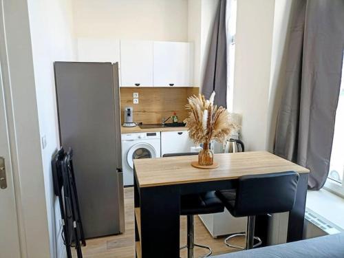 Roubaix Apartment | 2pers Wifi Netflix Prox Lille-métro-tram