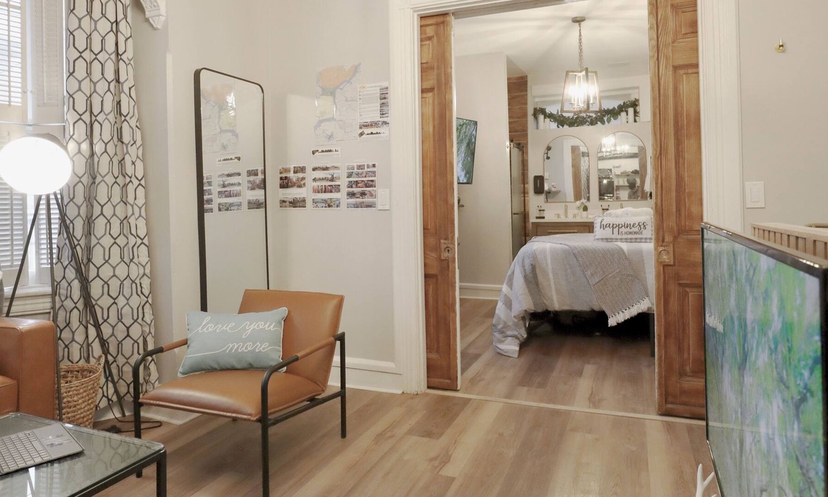 Woodbury Apartment | 2RetroChic★Parking★950Mb★20min PHL