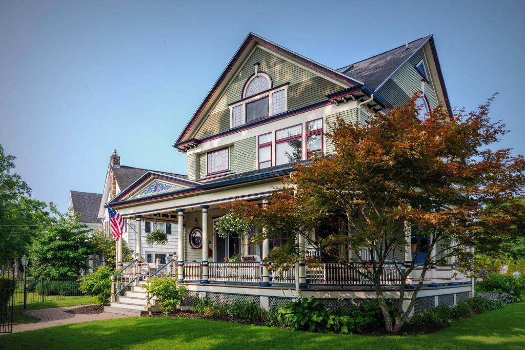 Skaneateles Bed & Breakfast | 2W Lake