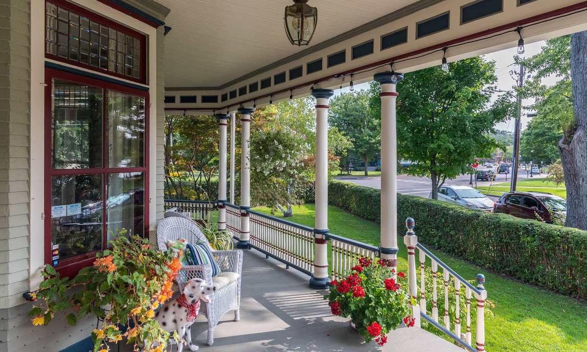 Skaneateles Bed & Breakfast | 2W Lake