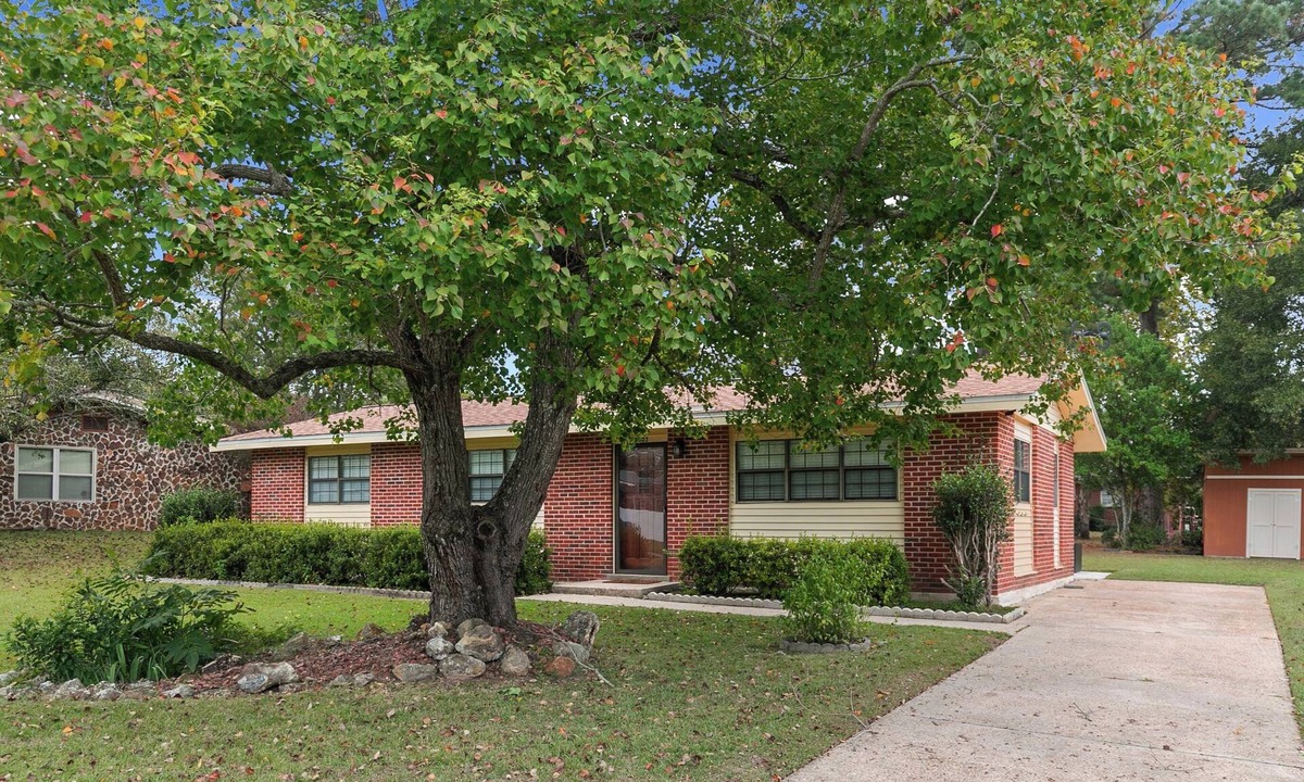 Dothan House | 3/1.5 Southern Grace