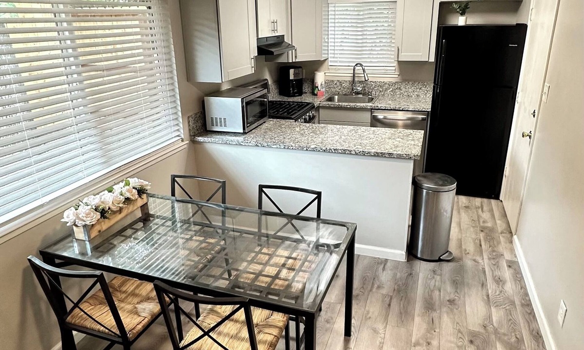 Carmichael House | 3/1 Clean and comfortable home in Fair Oaks