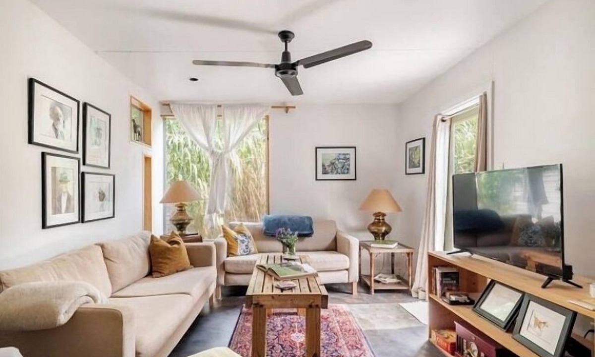 Dawson House | 3/2 Mod Hideaway, Laid-back Loft. ACL/S Congress/Downtown. Dog-Friendly