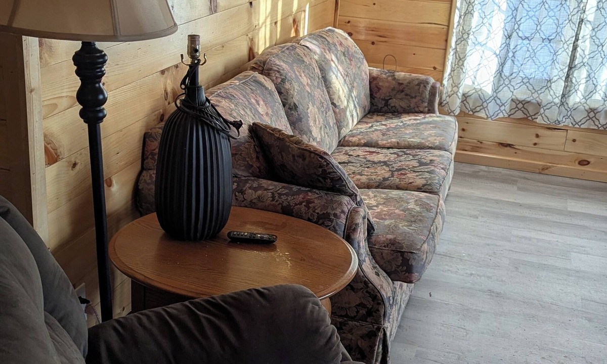 South Rutland House | #3 - 3 bedroom upper unit , right on the C5a snowmobile trail. 11 miles off 81.