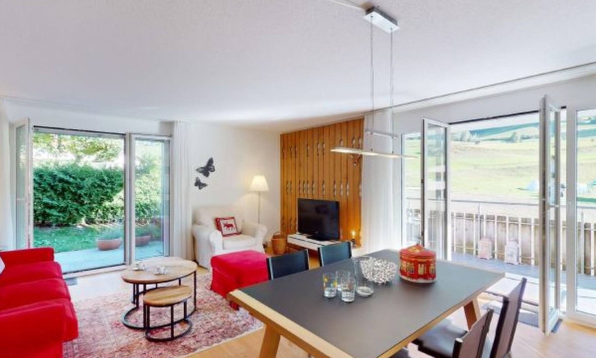 Lenz Apartment | 3.5 Zimmer Ferienwohnung Piz Linard Lantsch Lenz by Interhome
