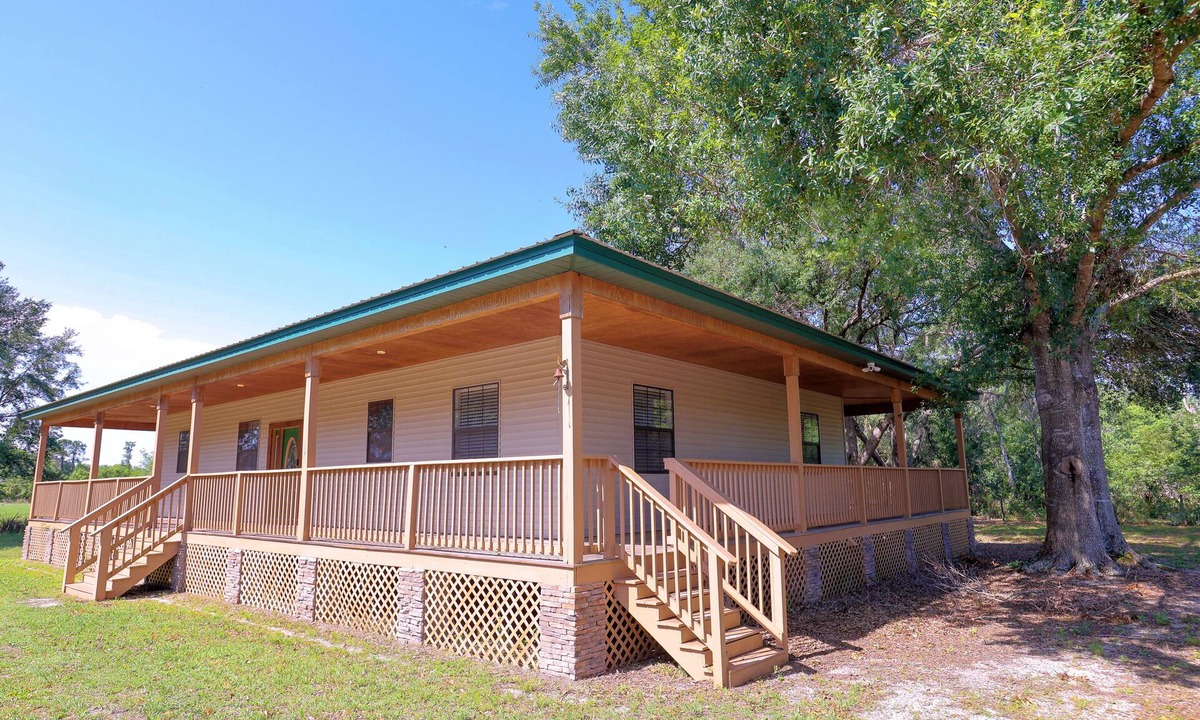 Clermont House | 3 Acre Modern Country Farm Stay | 30 Min to Disney