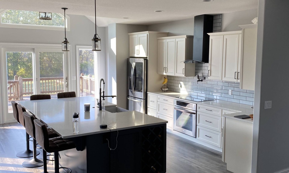Columbia House | 3-Acre Retreat with Tesla Charger - 10min to downtown