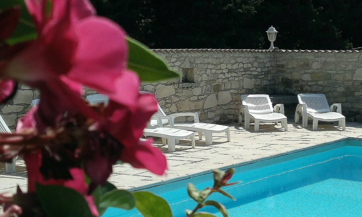 Grospierres House | 3* air-conditioned gîte with heated pool near the Ardèche Gorges
