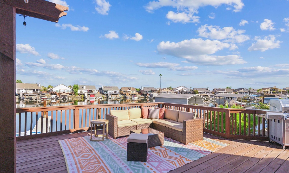 Discovery Bay House | 3 bd Spinnaker Waterfront Hideaway with Private Dock