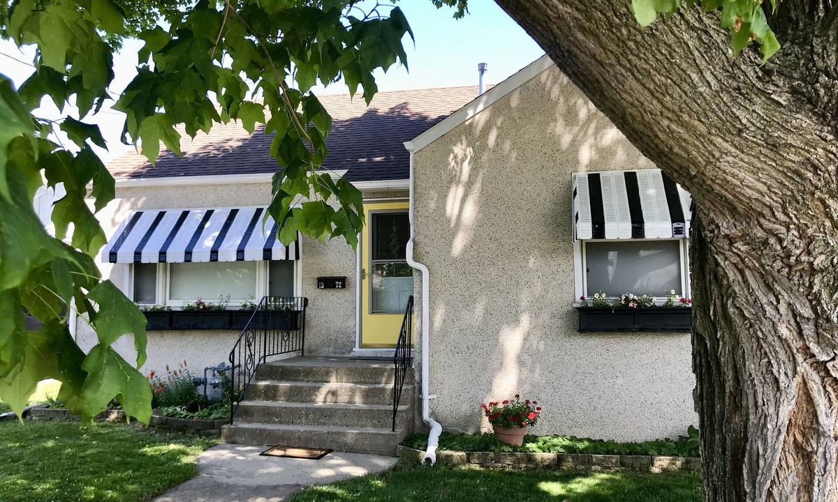 La Salle House | 3 BDR HOME - Fully Fenced Yard - 10 Mins to Starved Rock!